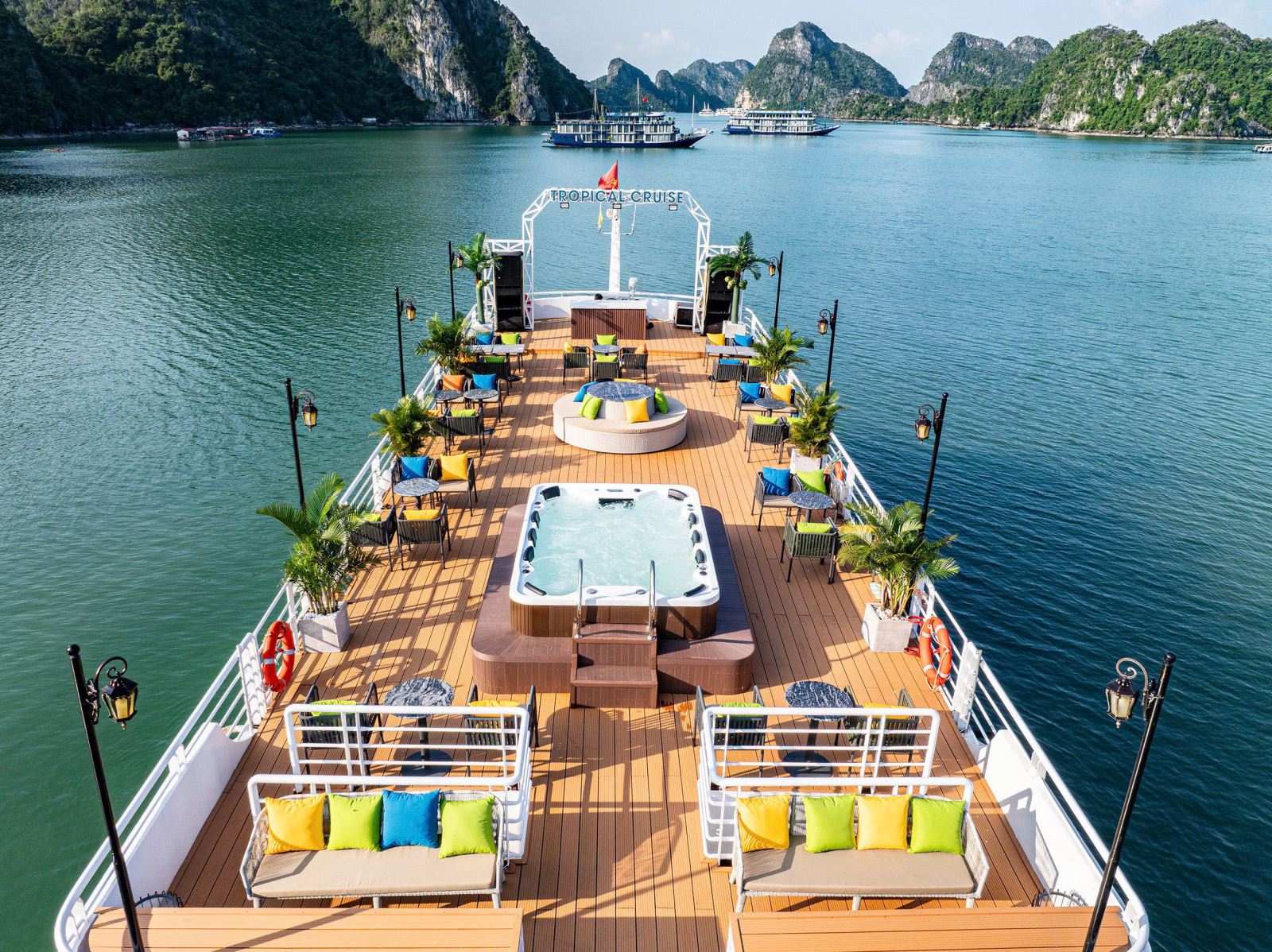 LAN HA BAY& CAT BA ISLAND CRUISE 1 DAY